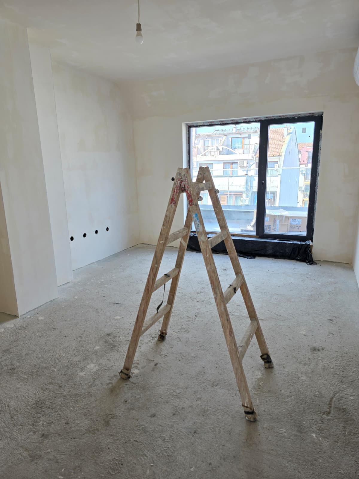 Modern Apartment — bedroom before renovation